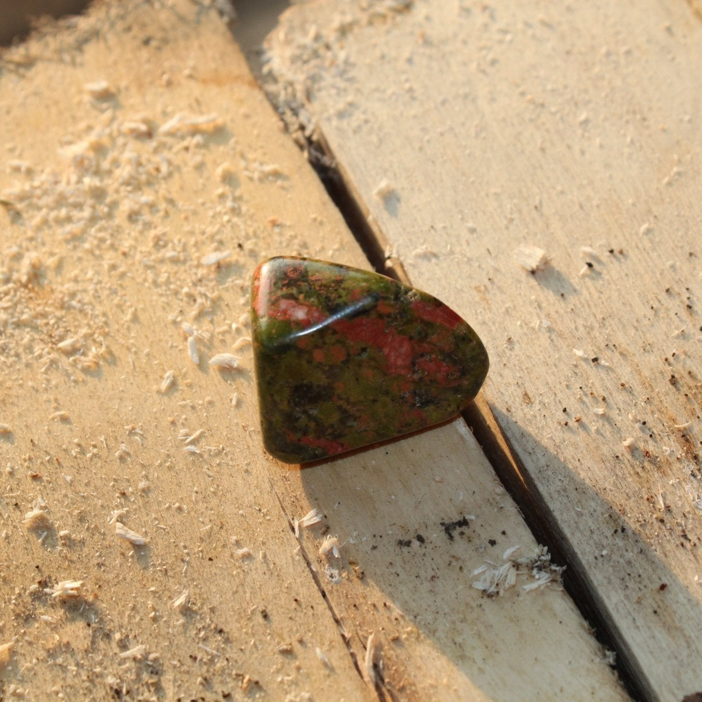 Unakiet trommelstenen – curated crystal by Marga Jacobs | rust, symboliek en intuïtieve zelfzorg