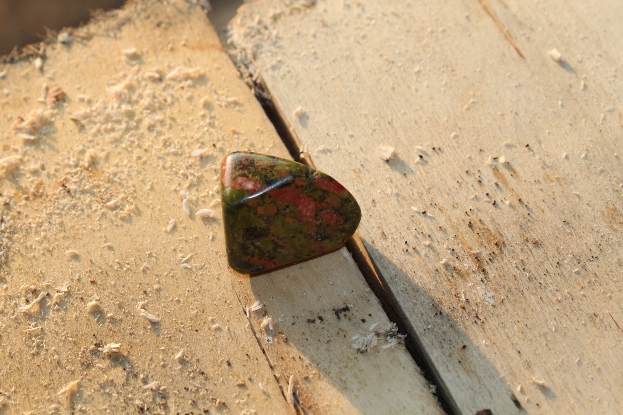 Unakiet trommelstenen – curated crystal by Marga Jacobs | rust, symboliek en intuïtieve zelfzorg