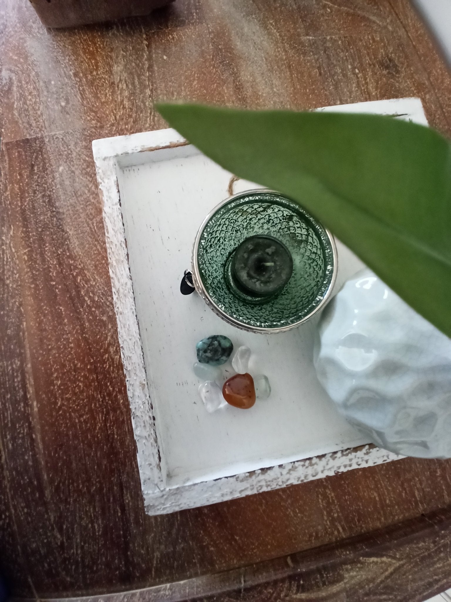 Verleden loslaten edelsteenwaterset – curated crystal by Marga Jacobs | rust, symboliek en intuïtieve zelfzorg