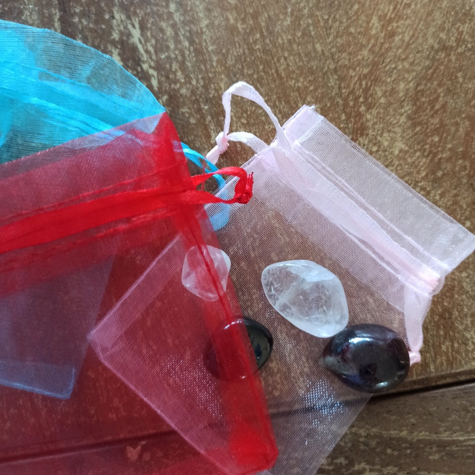 Vuur voor sensualiteit edelsteenwaterset – curated crystal by Marga Jacobs | rust, symboliek en intuïtieve zelfzorg