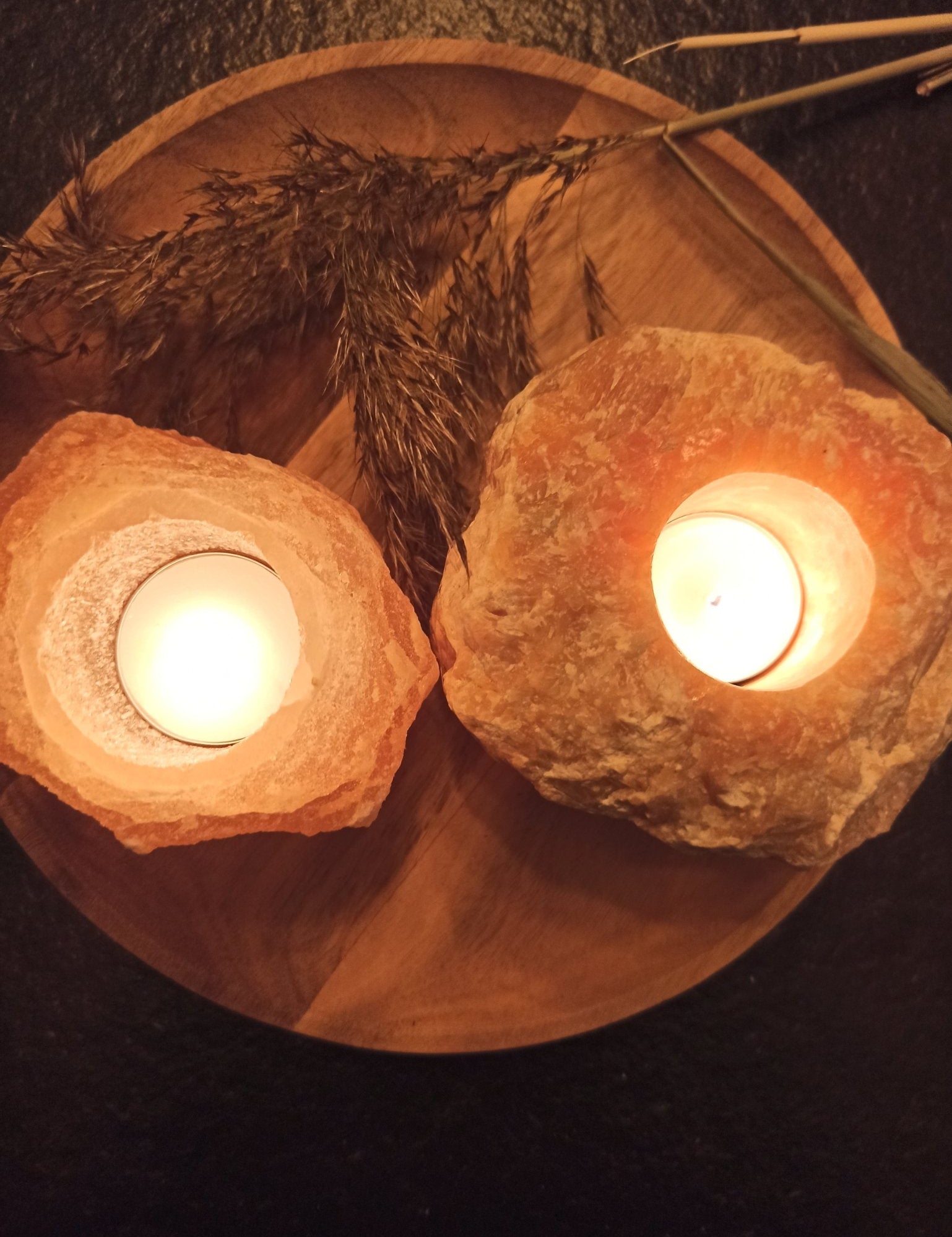 Vuurcalciet theelichthouder (oranje) – curated crystal by Marga Jacobs | rust, symboliek en intuïtieve zelfzorg