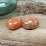 Vuurcalciet trommelstenen – curated crystal by Marga Jacobs | rust, symboliek en intuïtieve zelfzorg