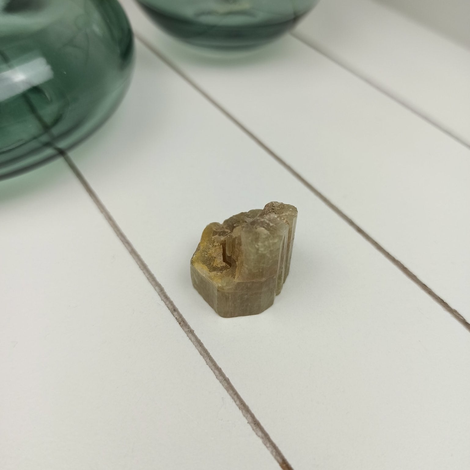 Watermeloen Toermalijn | ruw – curated crystal by Marga Jacobs | rust, symboliek en intuïtieve zelfzorg