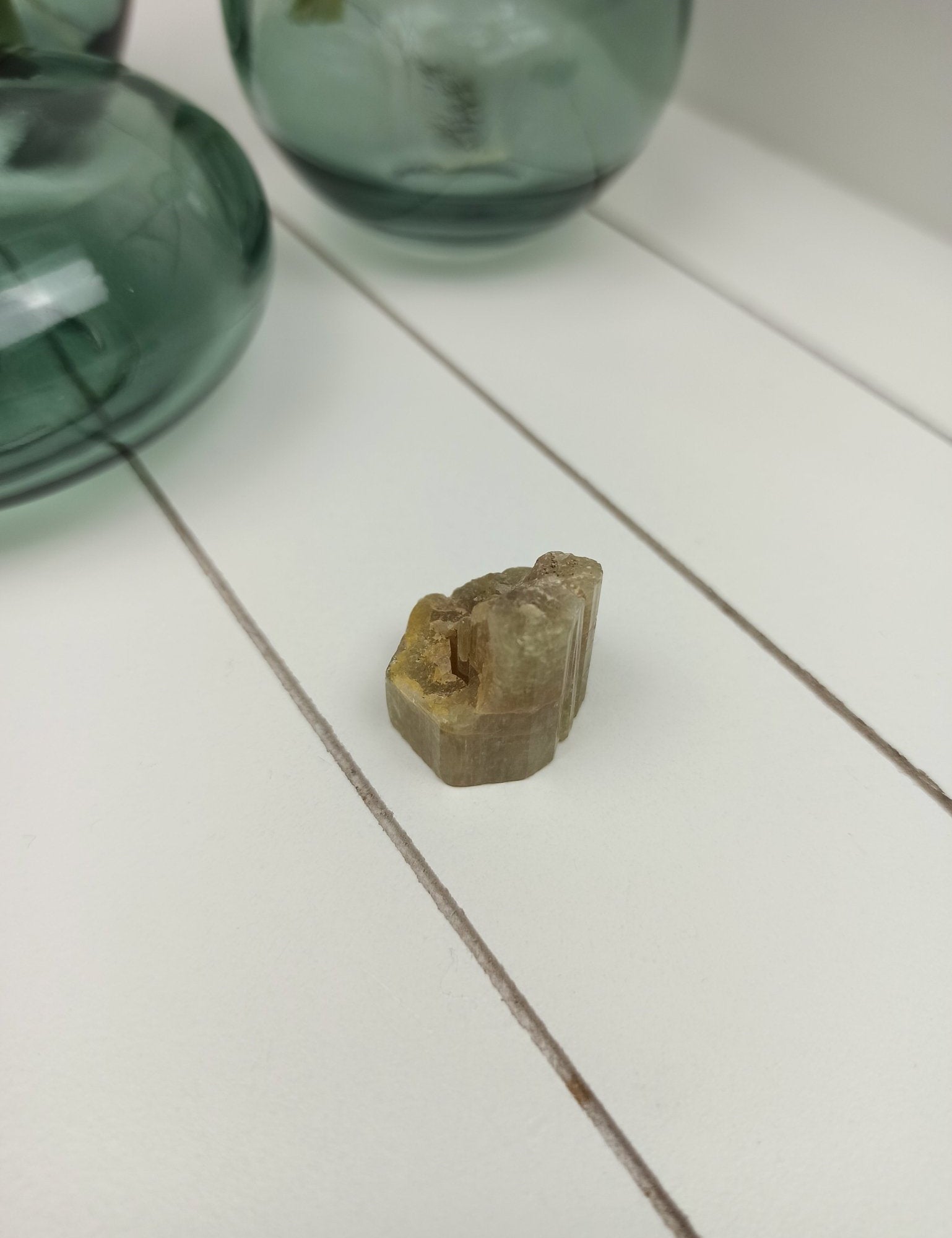 Watermeloen Toermalijn | ruw – curated crystal by Marga Jacobs | rust, symboliek en intuïtieve zelfzorg