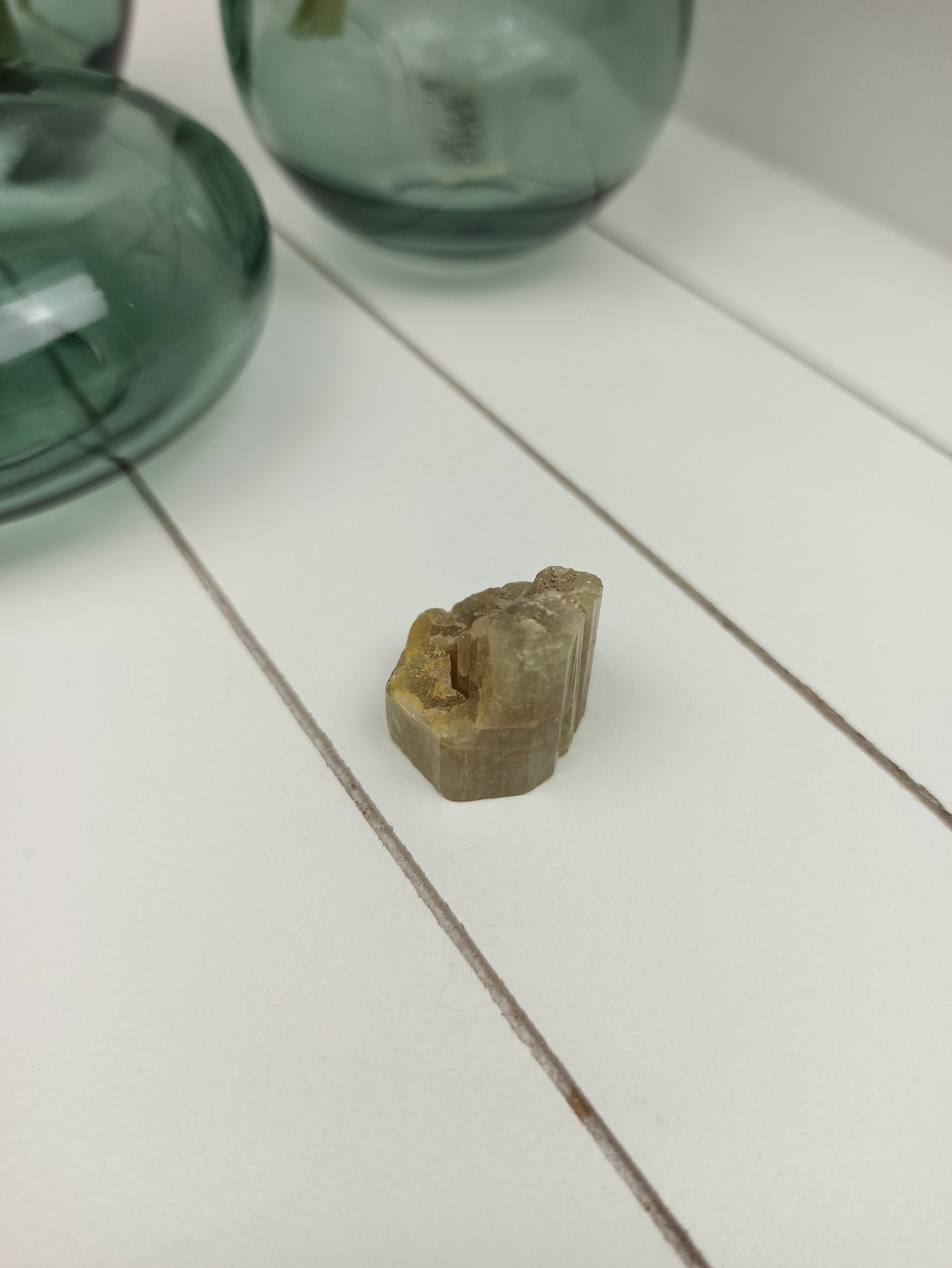 Watermeloen Toermalijn | ruw – curated crystal by Marga Jacobs | rust, symboliek en intuïtieve zelfzorg