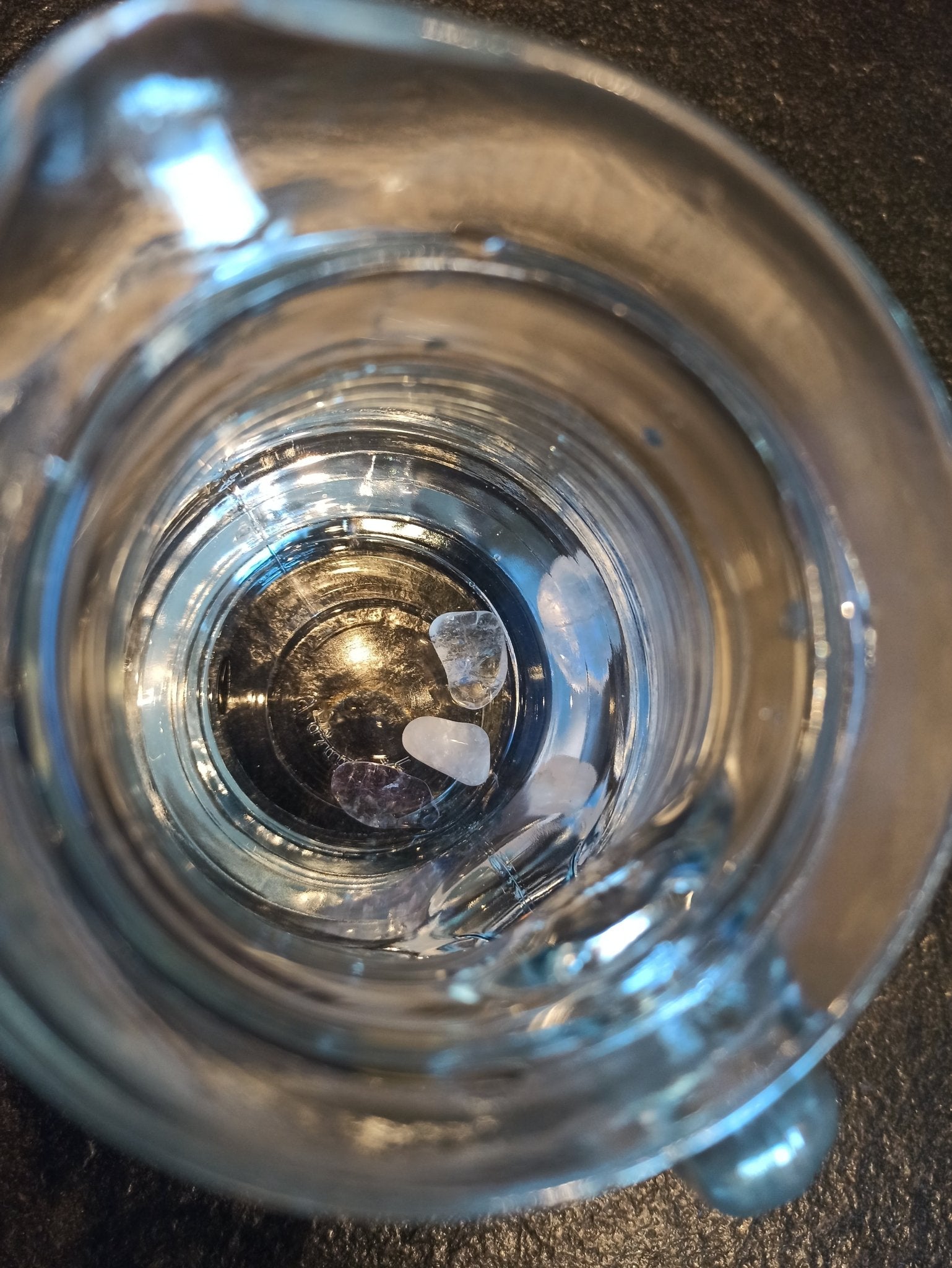 Wellness edelsteenwaterset – curated crystal by Marga Jacobs | rust, symboliek en intuïtieve zelfzorg