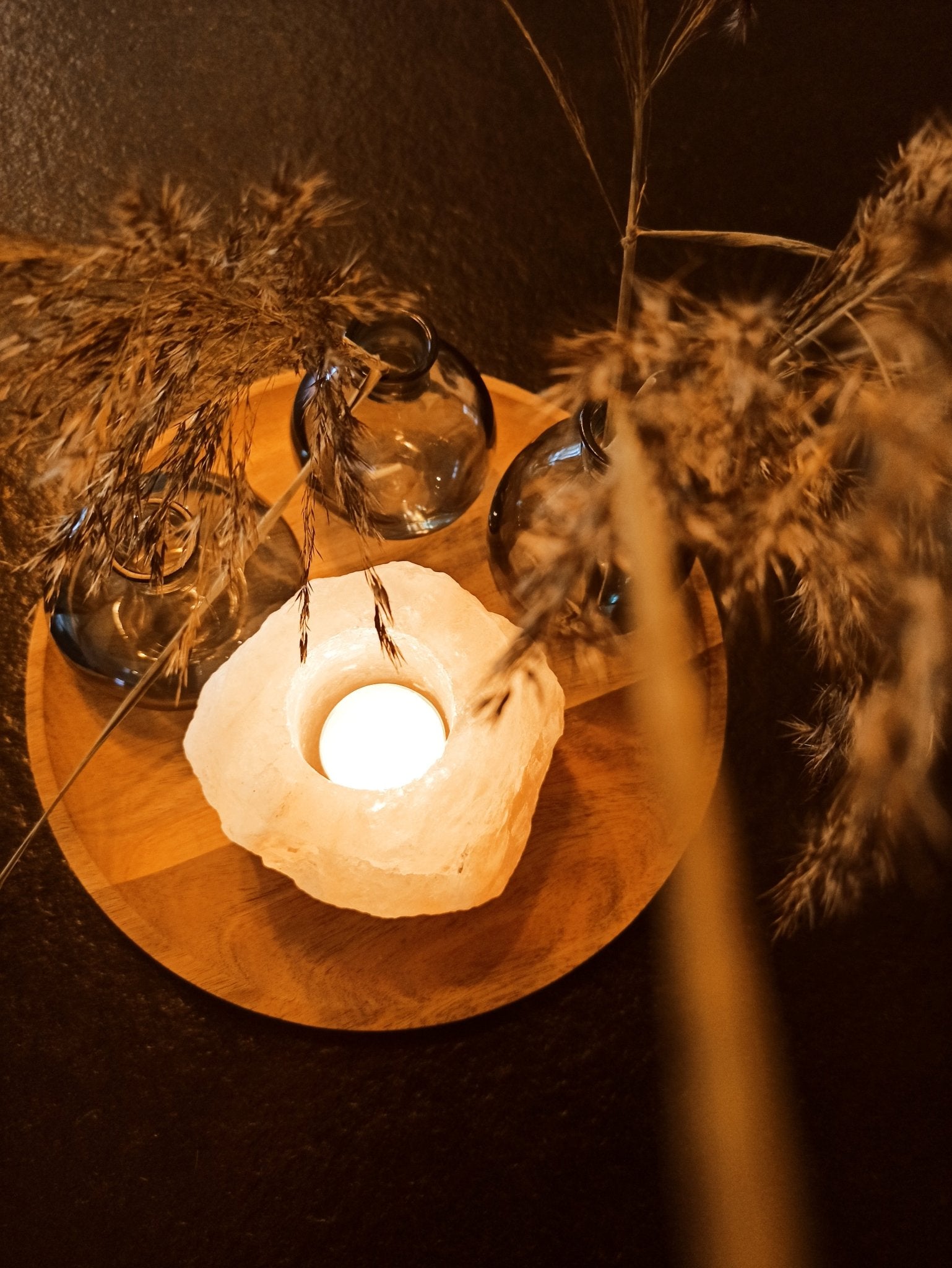 Zoutsteen theelichthouder (roze) – curated crystal by Marga Jacobs | rust, symboliek en intuïtieve zelfzorg