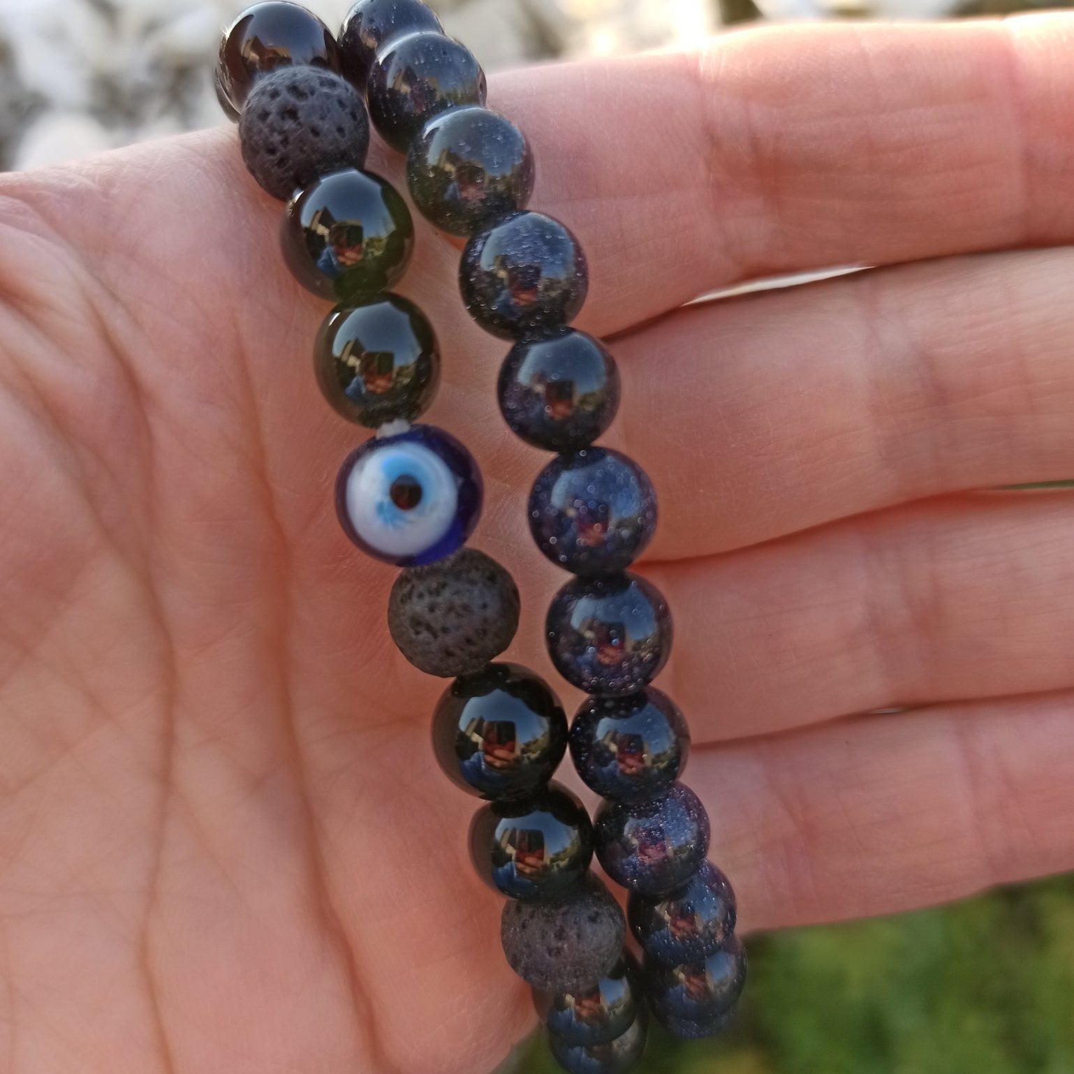 Zwarte agaat met lavasteen armband | 8 mm – curated crystal by Marga Jacobs | rust, symboliek en intuïtieve zelfzorg